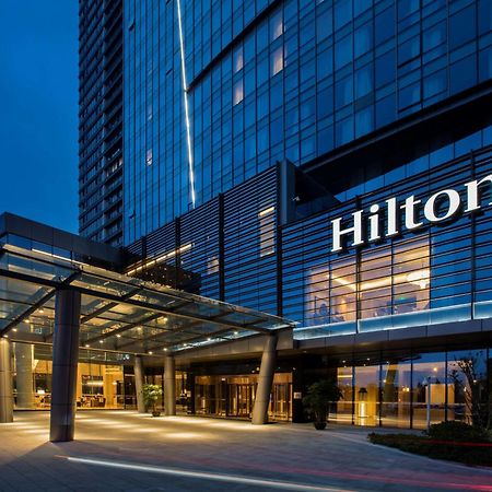 Hilton Wuhan Yangtze Riverside Exterior foto